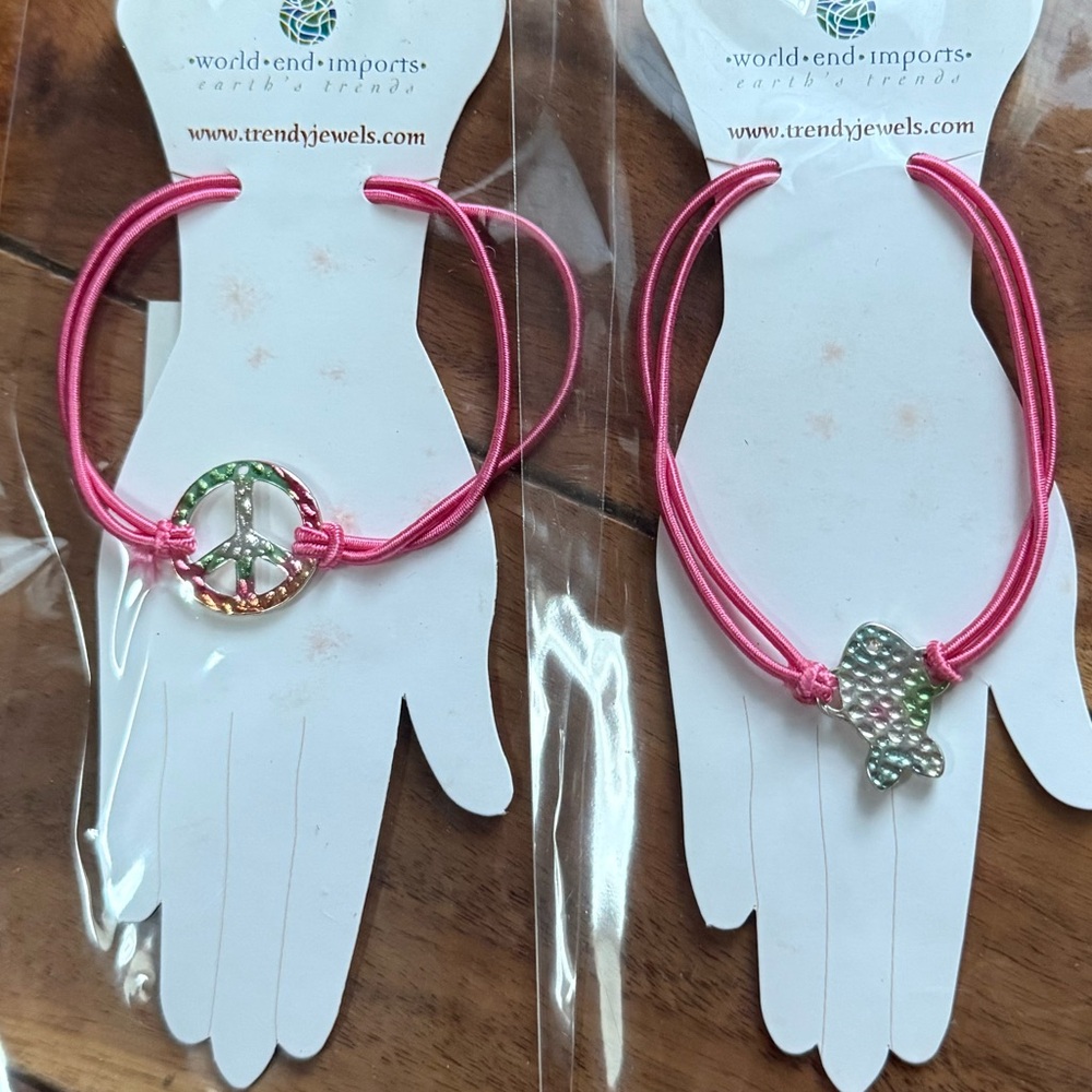 8pc Colorful Peace Sign & Fishy Bracelets Set - Picture 4 of 5